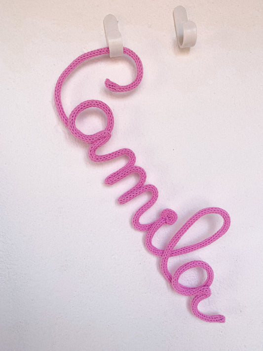 Nome "Camila" em tricotin
