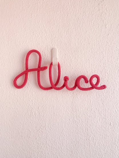Nome "Alice" em tricotin